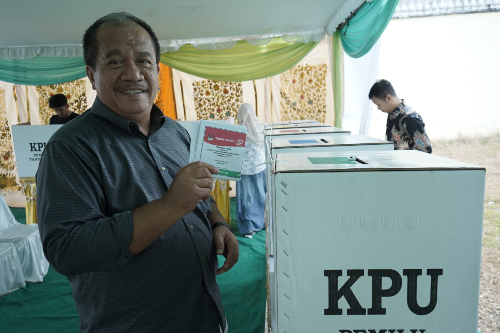 Wakil Bupati Asahan Lakukan Pencoblosan Dalam Pemilu 2024
