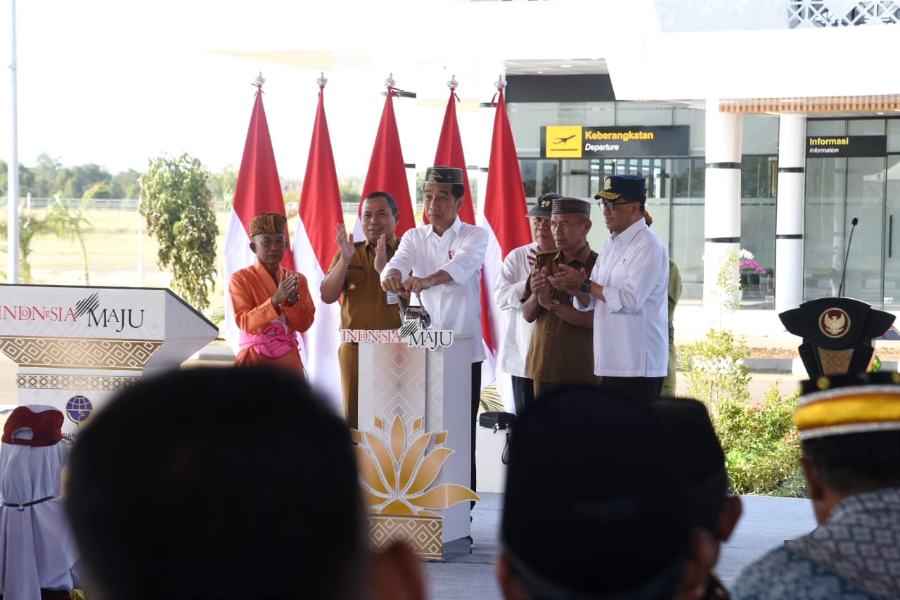Presiden Jokowi Resmikan Bandara Panua Pohuwato