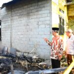 Serahkan Bantuan untuk Korban Kebakaran, Pesan Sekda untuk Warga