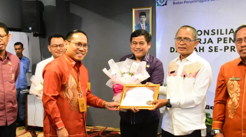 Selalu Akurat Bayar Iuran, Pemkot Gorontalo dapat Penghargaan dari BPJS