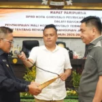 Wali Kota Serahkan Ranperda RPJPD ke DPRD