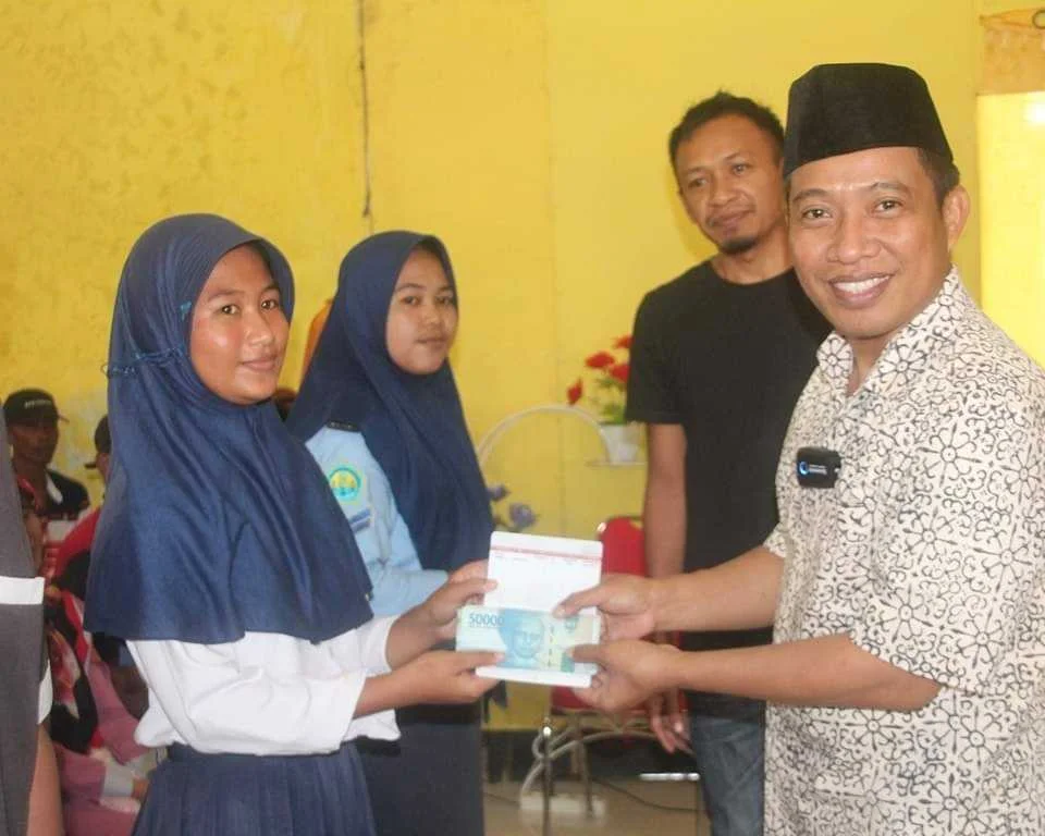 Elnino Arahkan 20.000 Siswa Kabgor untuk Terima Beasiswa PIP
