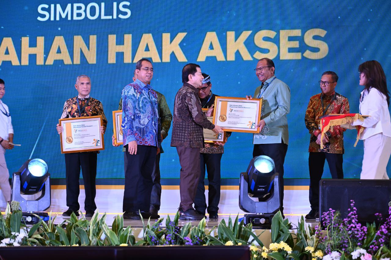 Provinsi Gorontalo Terima Hak Akses Data Regsosek Nasional dari Menteri PPN/Bappenas