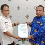 Sekwan Serahkan Usulan Pemberhentian dan Pengangkatan Anggota DPRD Kota Gorontalo