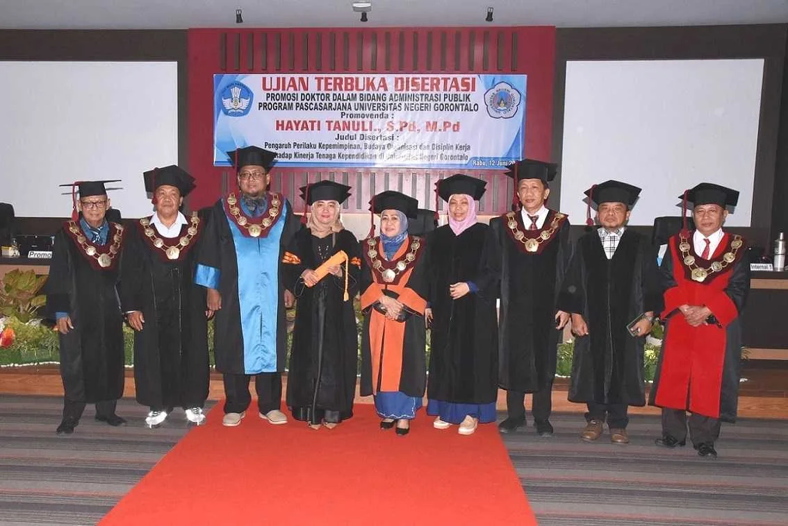 Pertahankan Disertasinya di Hadapan Penguji, Kepala Bagian FOK Raih Gelar Doktor