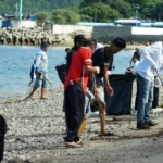 Bareng PLN Nusantara Power dan DLH Provinsi, Pemkot Gorontalo Lakukan Aksi Bersih-bersih Pantai