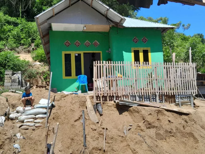 Siaga Banjir Susulan, 1 Rumah di Kelurahan Leato Utara Nyaris di Bawa Banjir