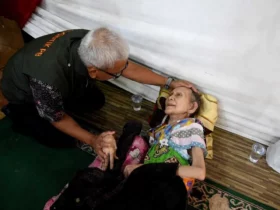 Pj Gubernur Gorontalo Pantau Kesehatan Pengungsi di Aula Rumah Dinas Walikota Gorontalo