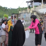 Hadir di Tengah Masyarakat, Kapolresta Gorontalo Pastikan Masyarakat Terdampak Banjir Tidak Kelaparan