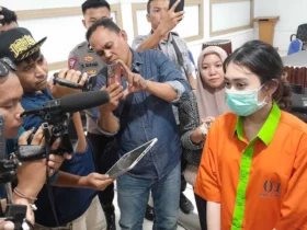 Gegara Biayai Pacar, Perempuan Asal Padebuolo Gunakan Baju Tahanan