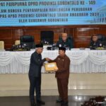 Pj Gubernur Gorontalo Serahkan Dokumen KUA-PPAS APBD Perubahan ke DPRD