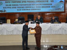Pj Gubernur Gorontalo Serahkan Dokumen KUA-PPAS APBD Perubahan ke DPRD